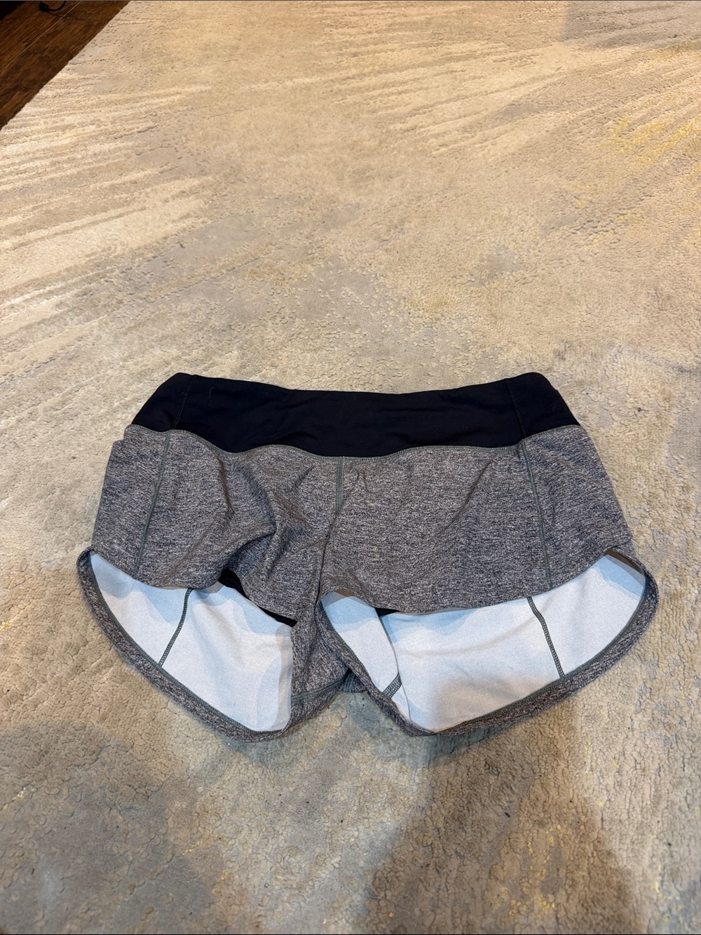 Lululemon Speed Up MR Mid Rise Short 2.5” Lined Shorts Grey MBHL Size 4